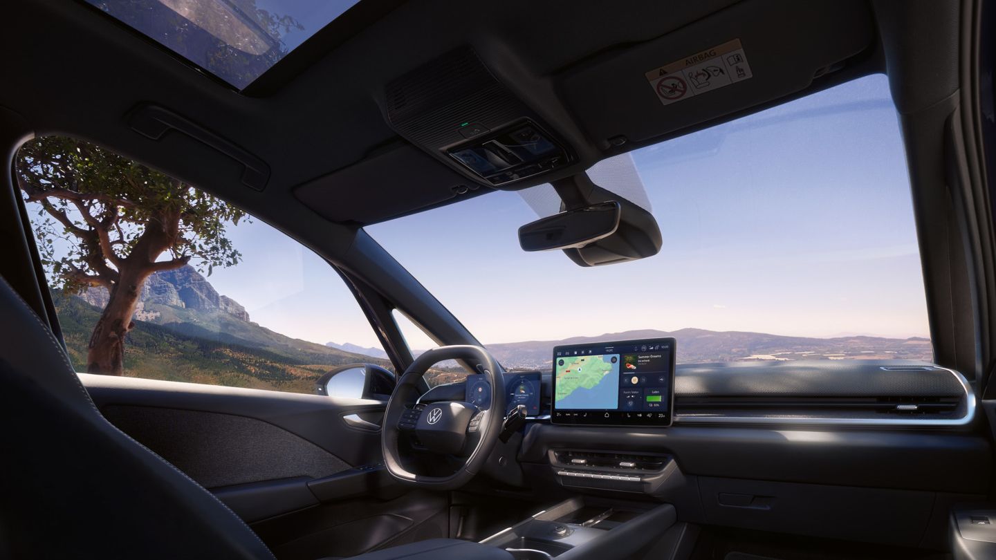 Fahrersitz und Cockpit eines VW ID.3 Neo, vom Beifahrersitz aus gesehen