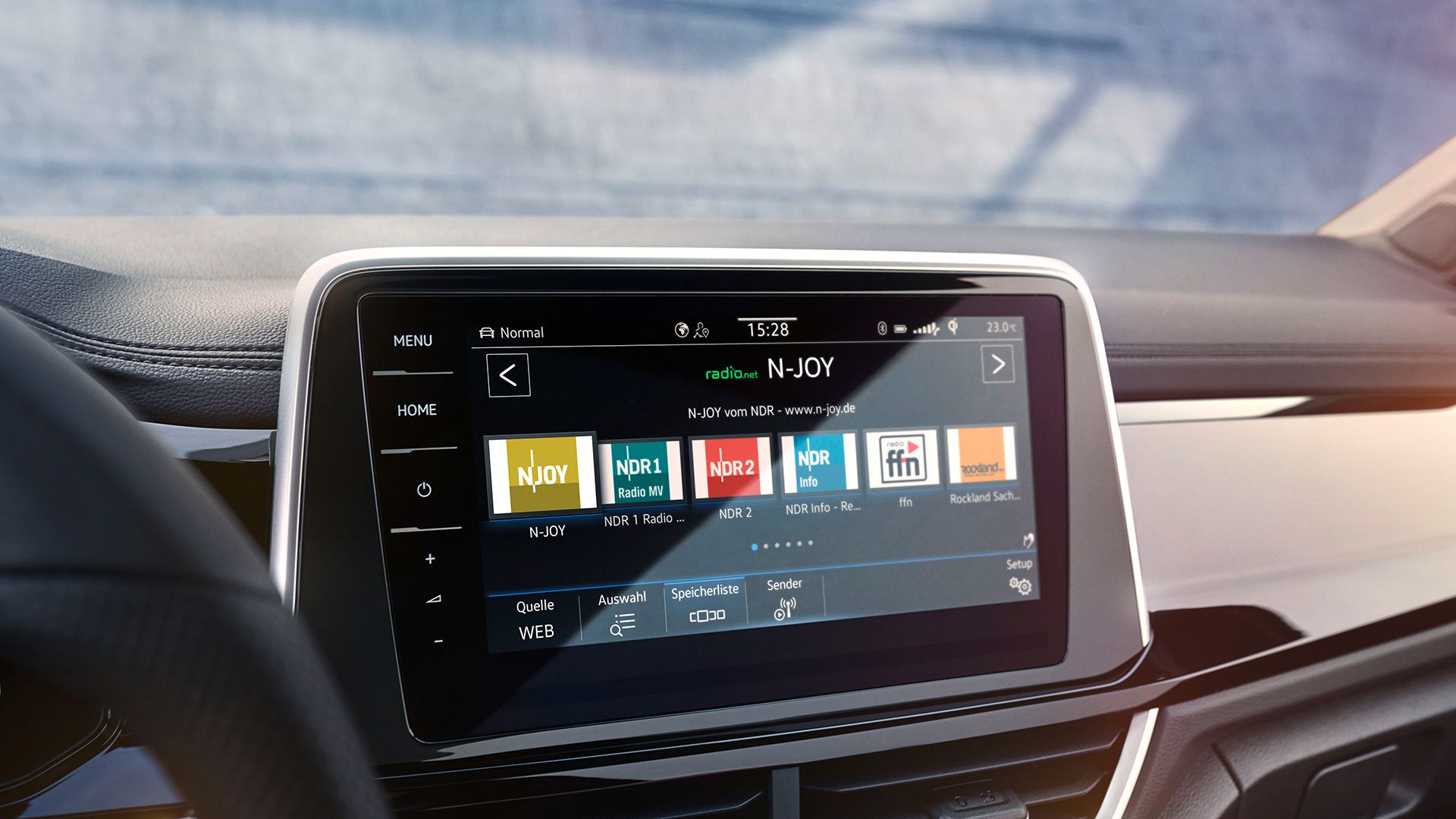 Interior VW T-Roc, vedere detaliată a sistemului Infotainment Discover Pro