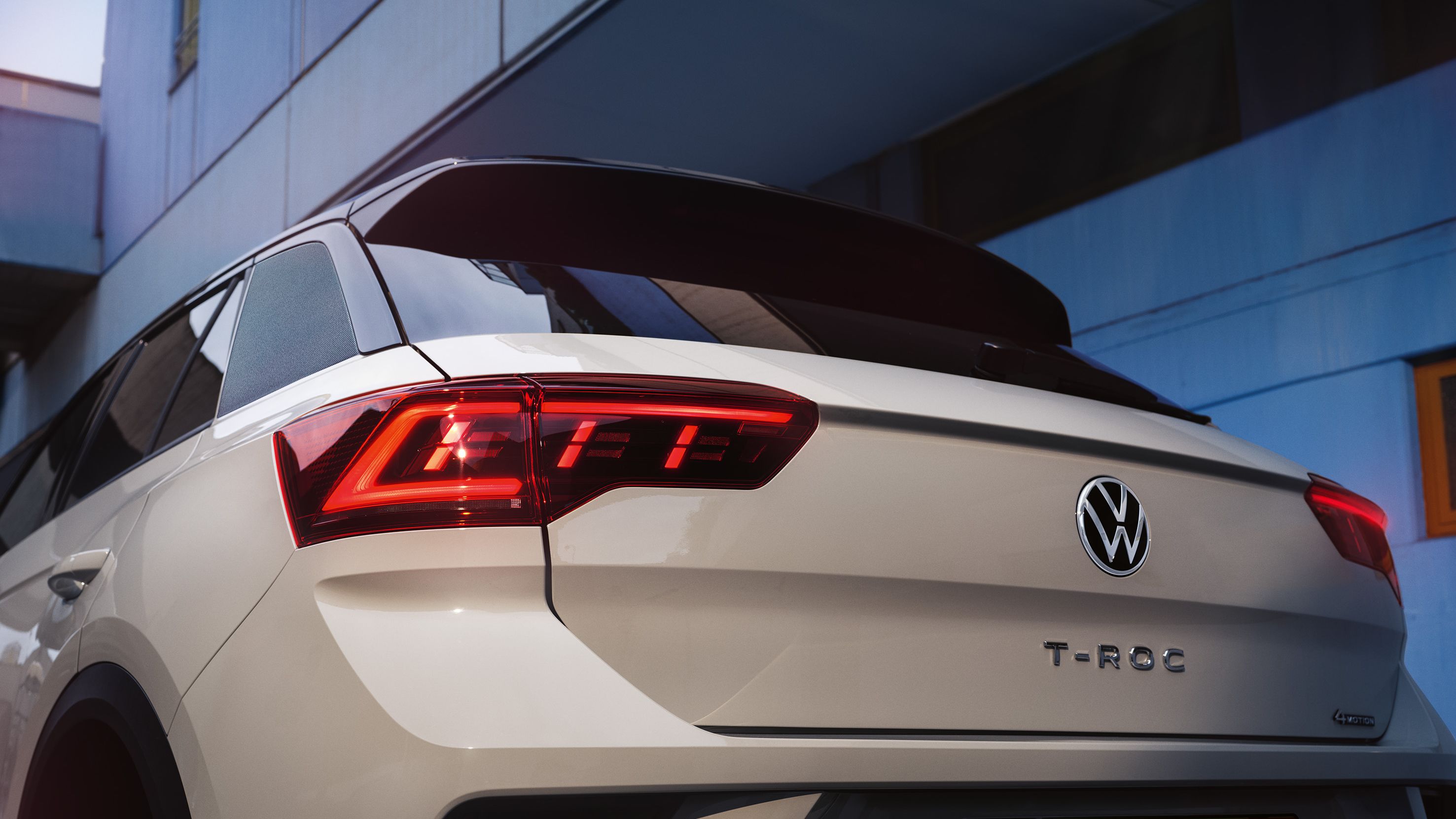 VW T-Roc Style de culoare albă, vedere spate